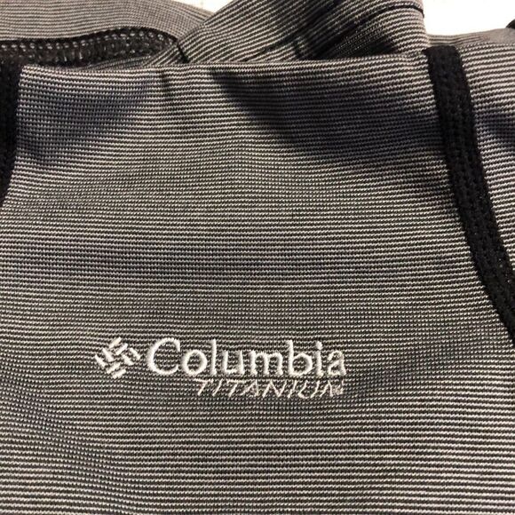 Columbia Titanium 1/4 Zip Pullover Size Small Petite Lightweight Activewear T139 - Picture 3 of 4